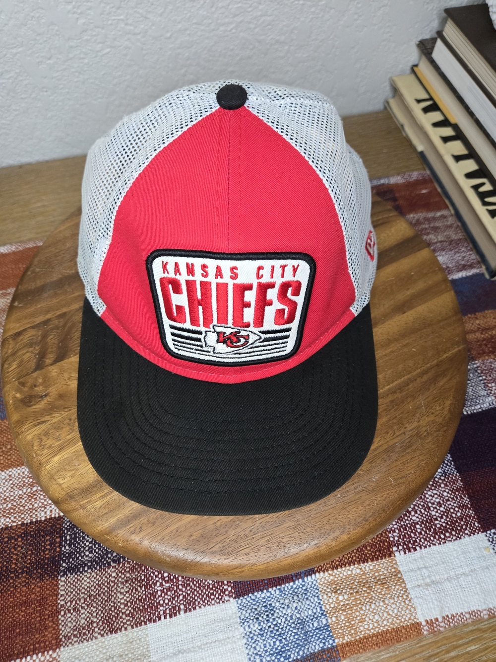 Kansas City Chiefs New Era 9FORTY Trucker Hat Cap Snapback Youth Red Mesh NFL